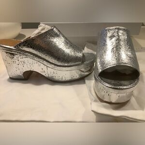 Chloe Oil silver calfskin platform slide